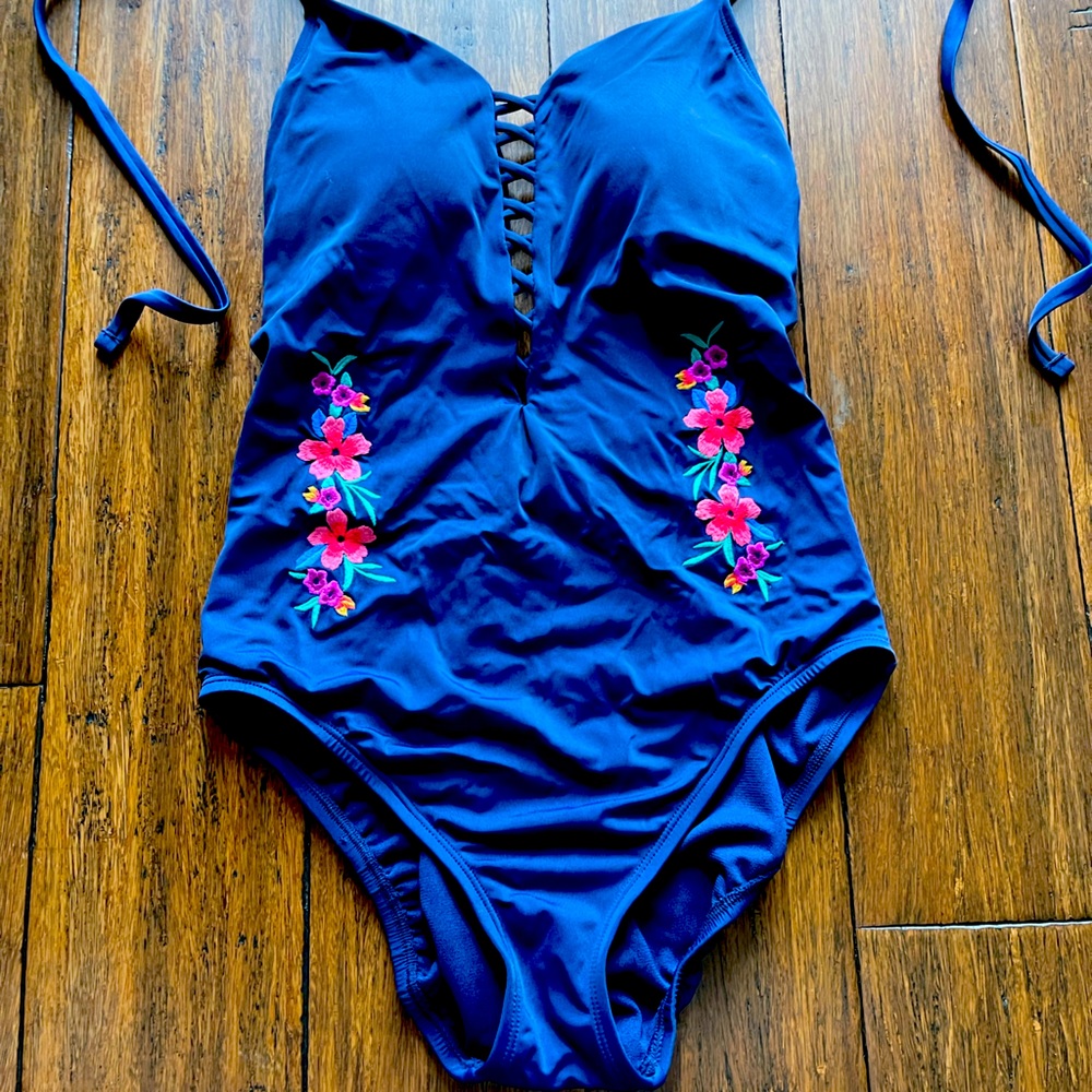 Size med true time one piece.brand new! - Picture 1 of 3